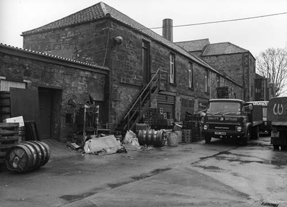 A view of the Argyle Brewery looking north from the courtyard in the 1960s. © John Hume, 2015