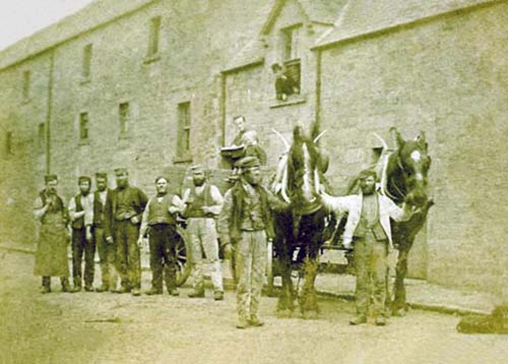 Carters for the Blackford Brewery in the late 19th century &copy; Blackford Historical Society, 2015