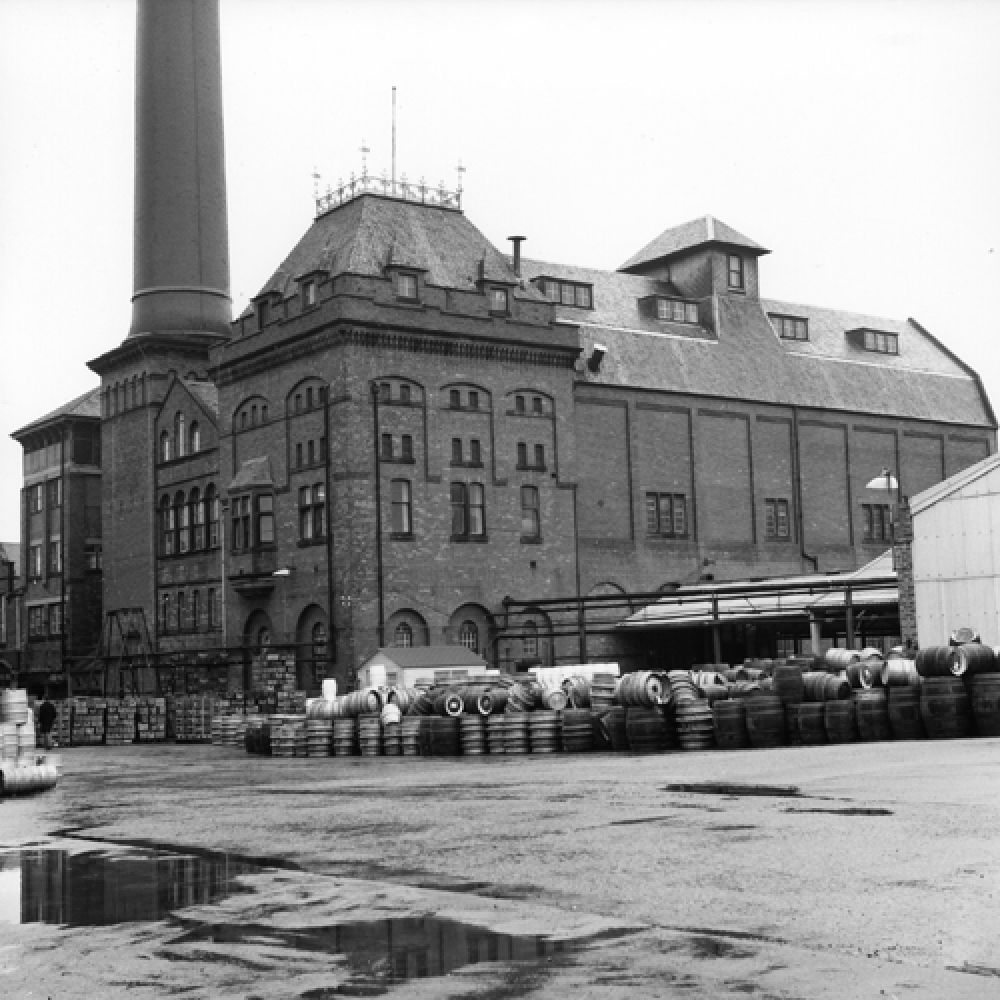 The brewery yard in the 1960s. © John Hume, 2016