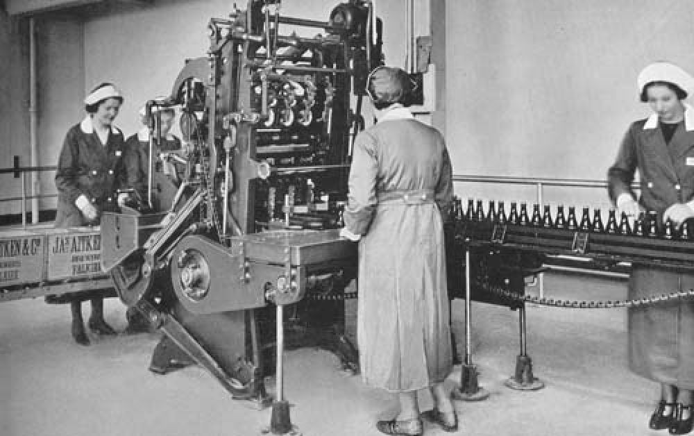 The labelling line in 1940.