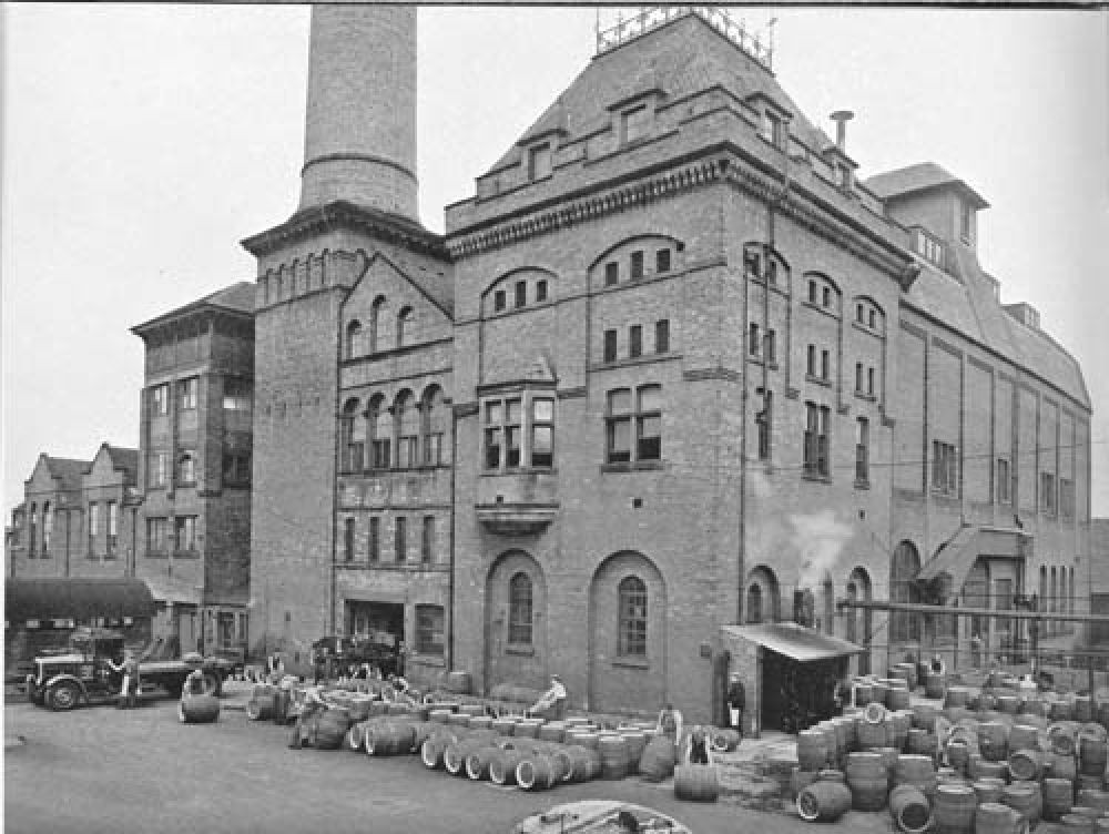 The brewery yard in 1940.