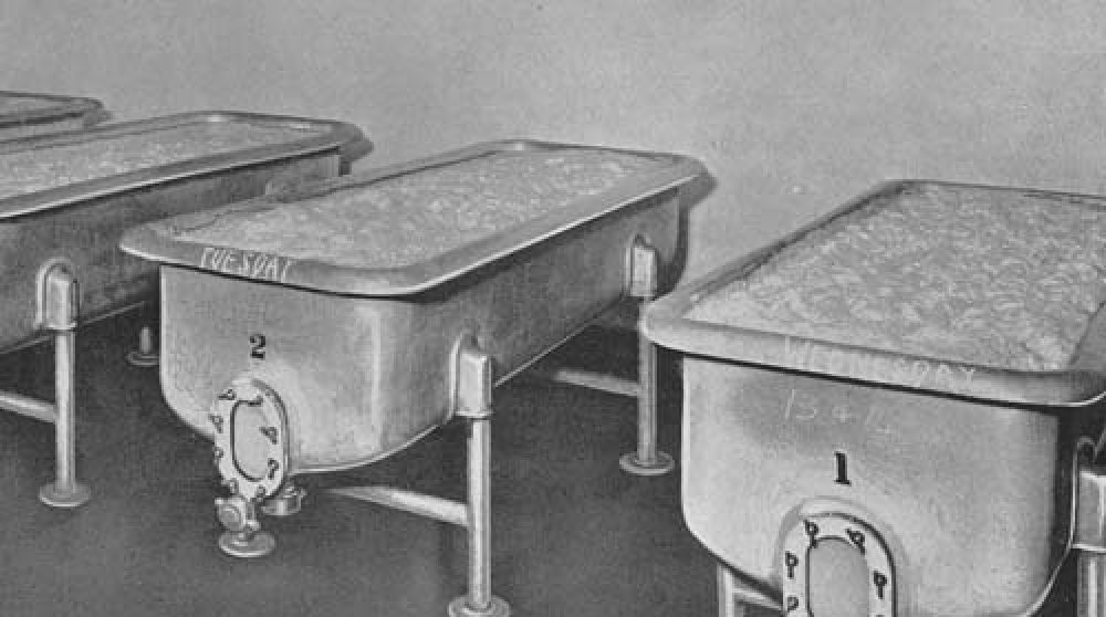 The yeast room in 1940.