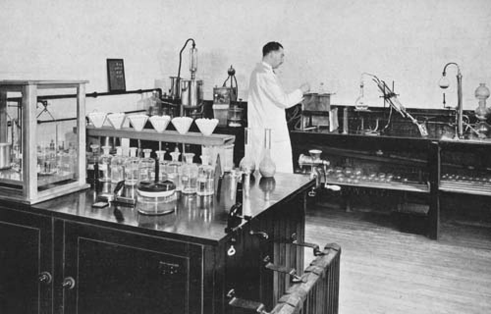 The laboratory in 1940.