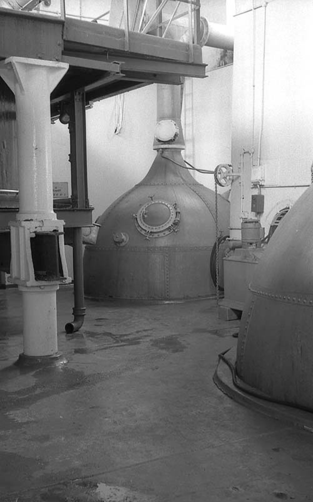 The wee copper in the Thistle Brewery in the 1960s. &copy; John Hume, 2015