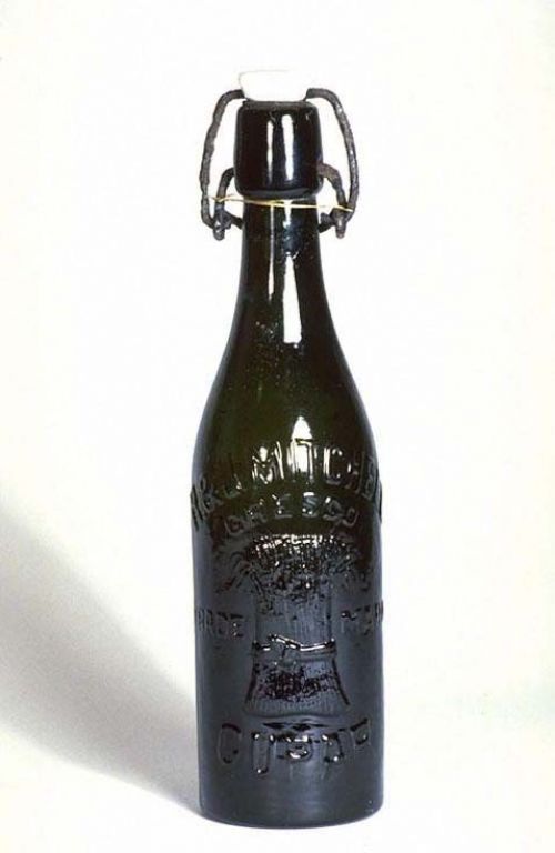 <p>A bottle used by R. and J. Mitchell</p>